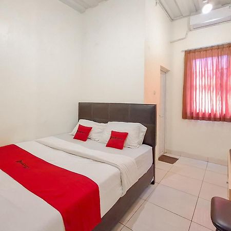 Reddoorz At Andongkoe 64 Salatiga Hotel Exterior photo