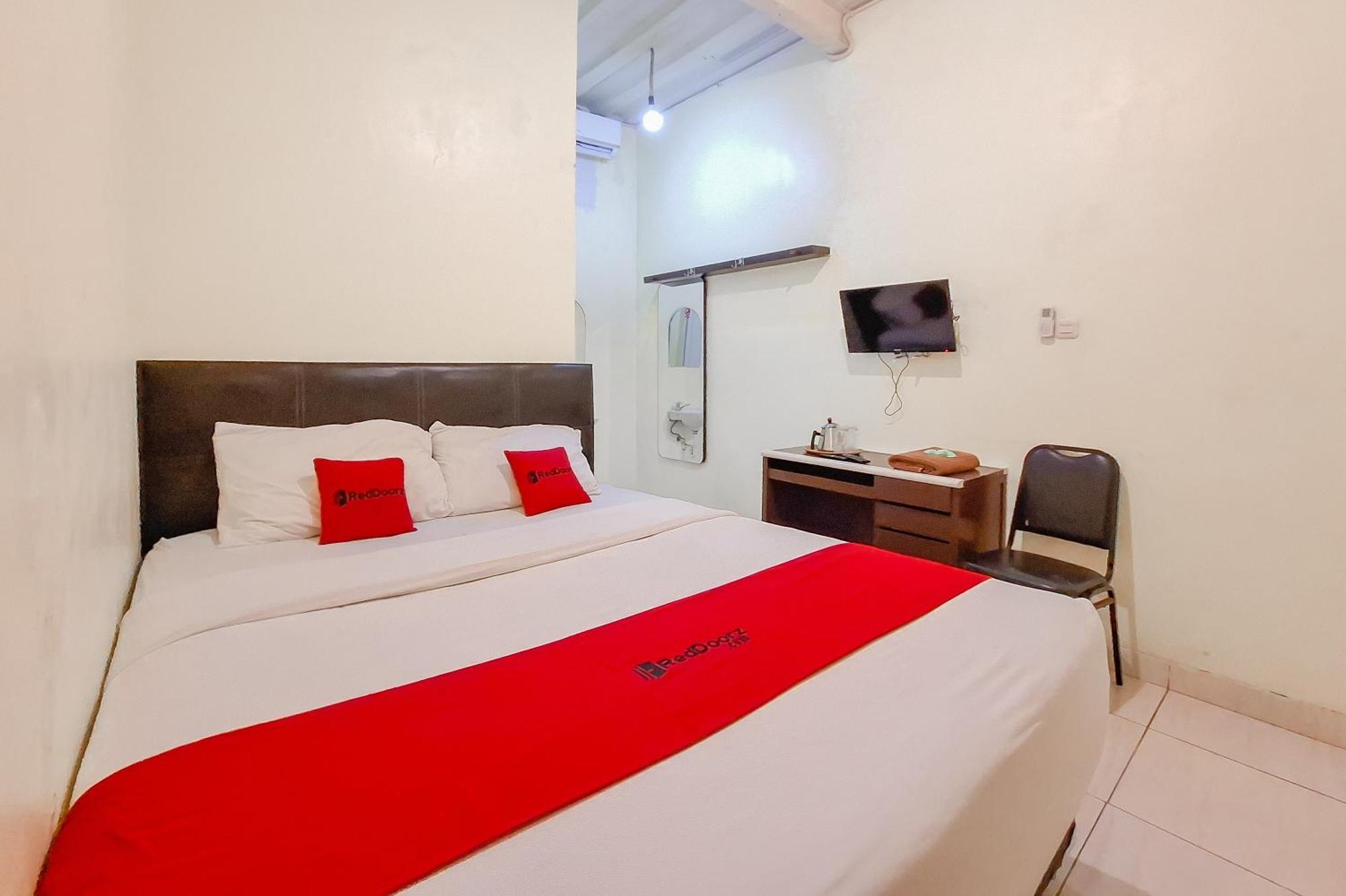 Reddoorz At Andongkoe 64 Salatiga Hotel Exterior photo